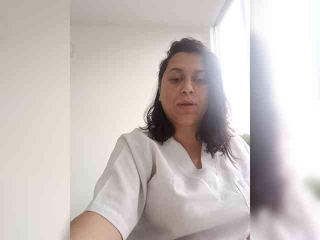 Queen-yess011 webcam