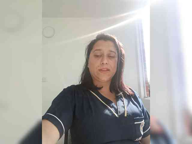 Queen-yess011 webcam