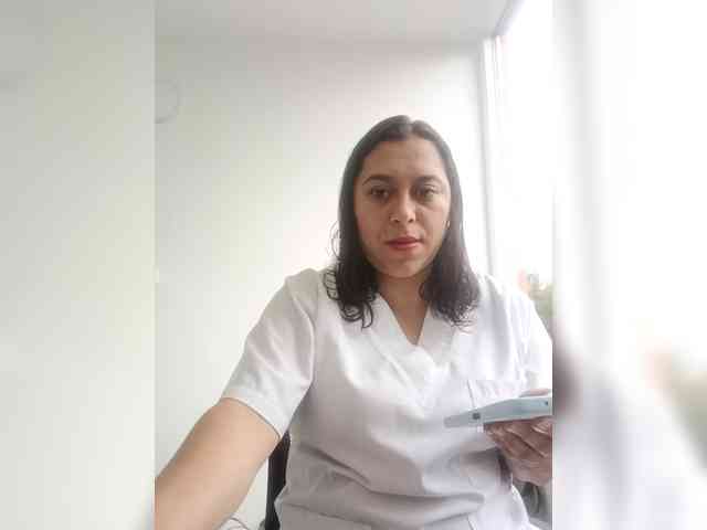 Queen-yess011 webcam