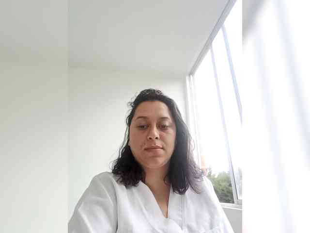 Queen-yess011 webcam