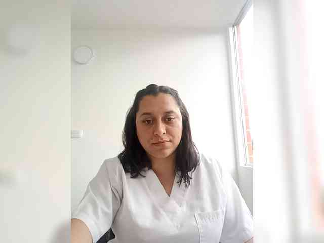 Queen-yess011 webcam