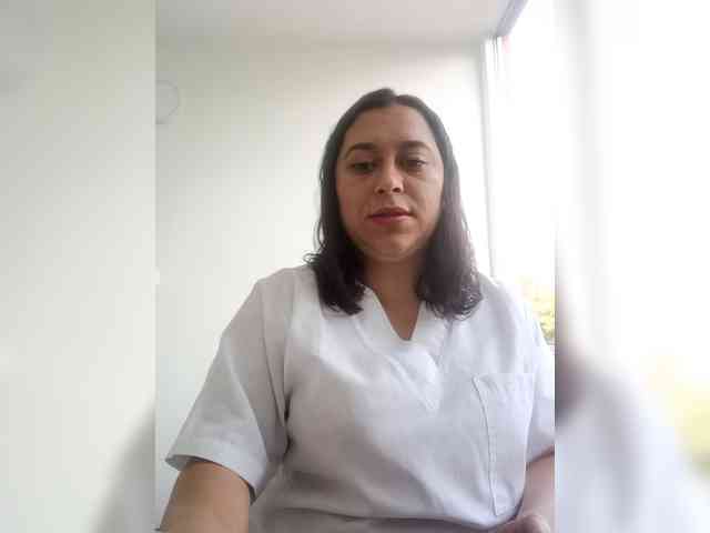 Queen-yess011 webcam