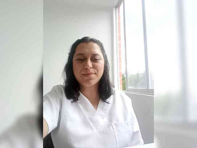 Queen-yess011 webcam