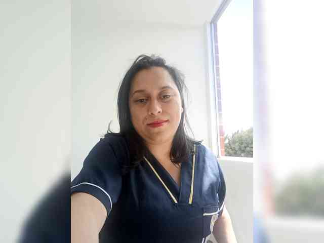 Queen-yess011 webcam