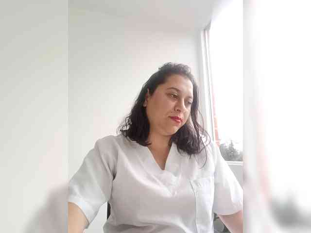 Queen-yess011 webcam