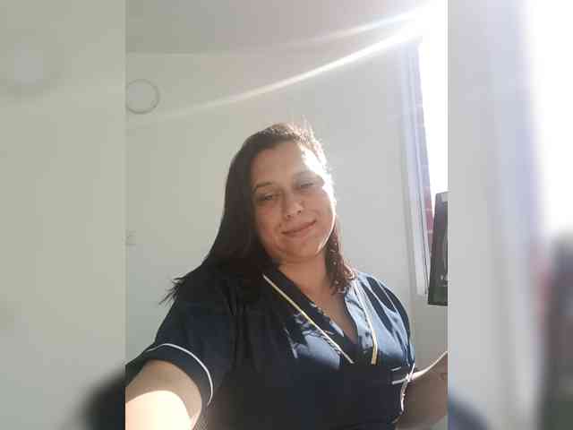 Queen-yess011 webcam