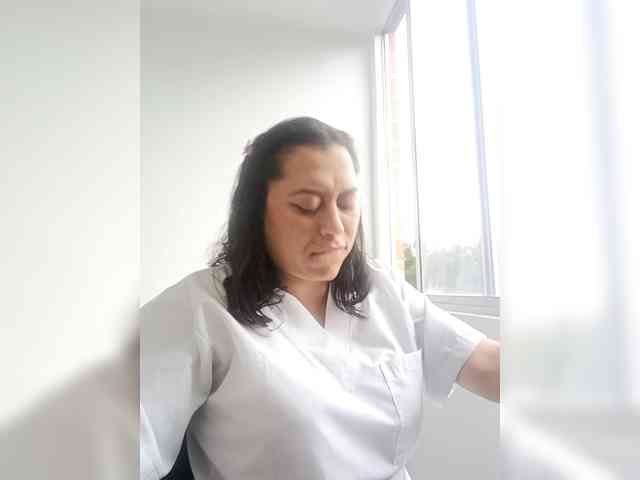 Queen-yess011 webcam