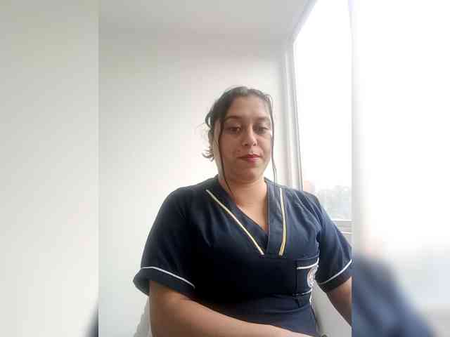 Queen-yess011 webcam