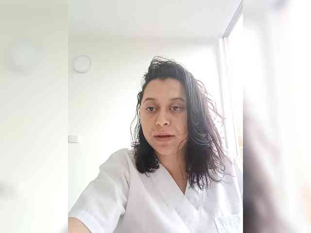Queen-yess011 webcam