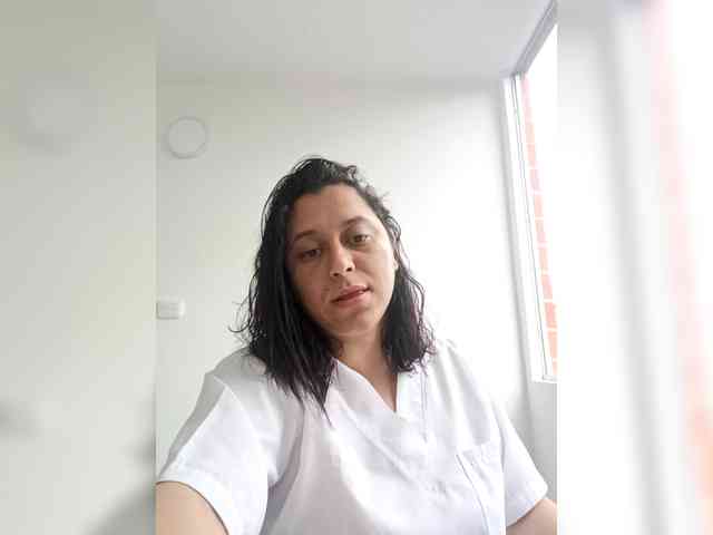 Queen-yess011 webcam