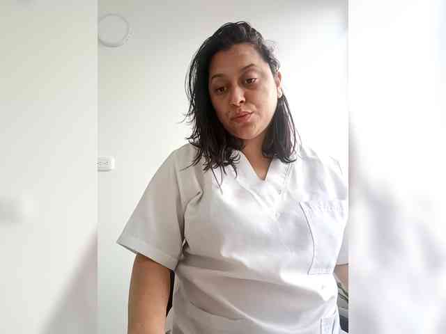 Queen-yess011 webcam