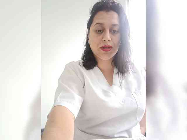 Queen-yess011 webcam