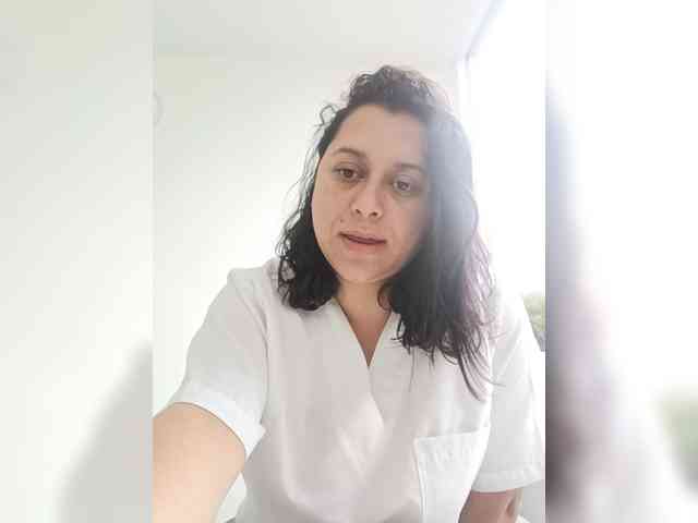 Queen-yess011 webcam