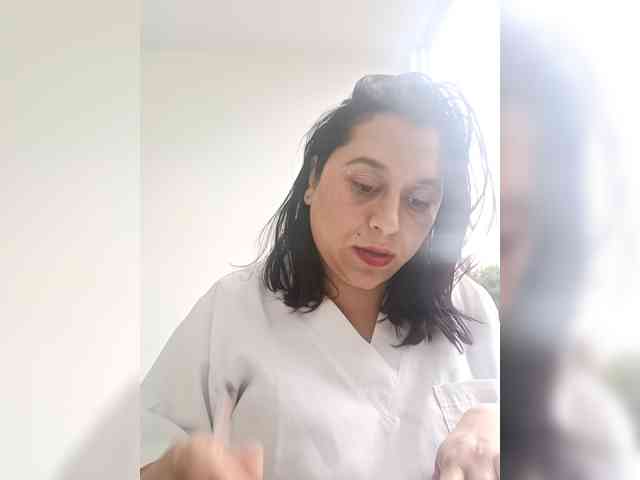 Queen-yess011 Live Webcam on BongaCams