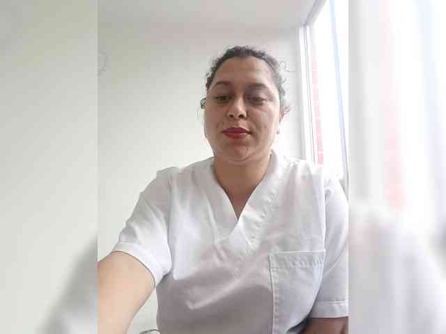 Queen-yess011 webcam