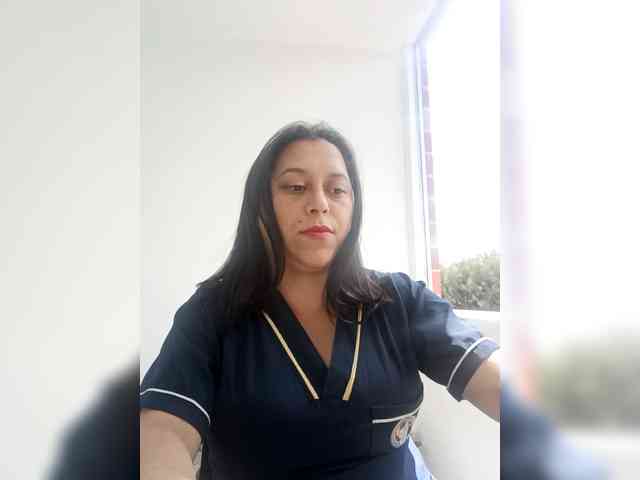 Queen-yess011 webcam