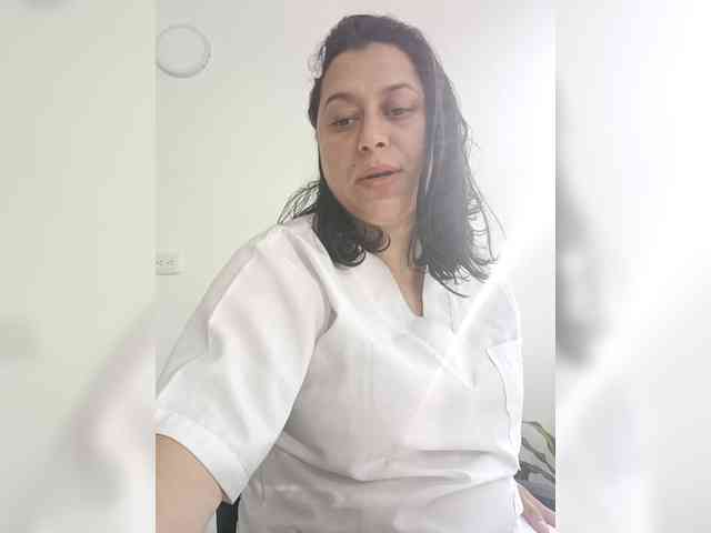 Queen-yess011 webcam