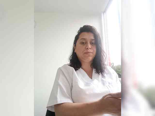 Queen-yess011 webcam