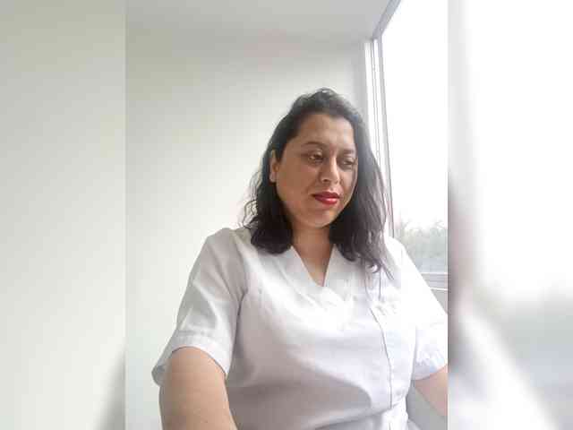 Queen-yess011 webcam