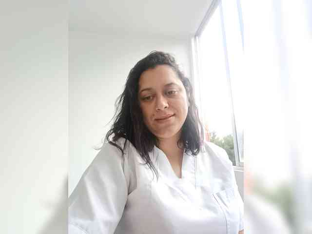 Queen-yess011 webcam