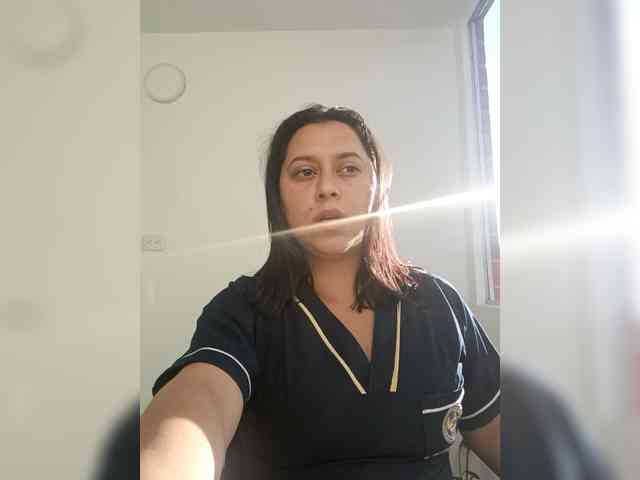 Queen-yess011 webcam