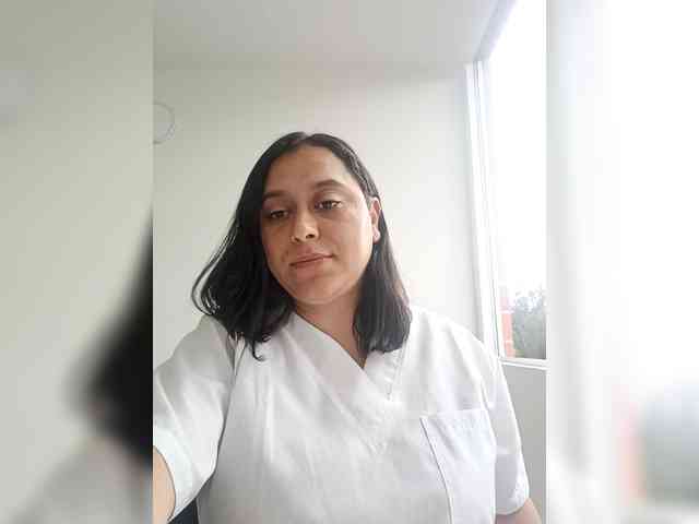 Queen-yess011 webcam