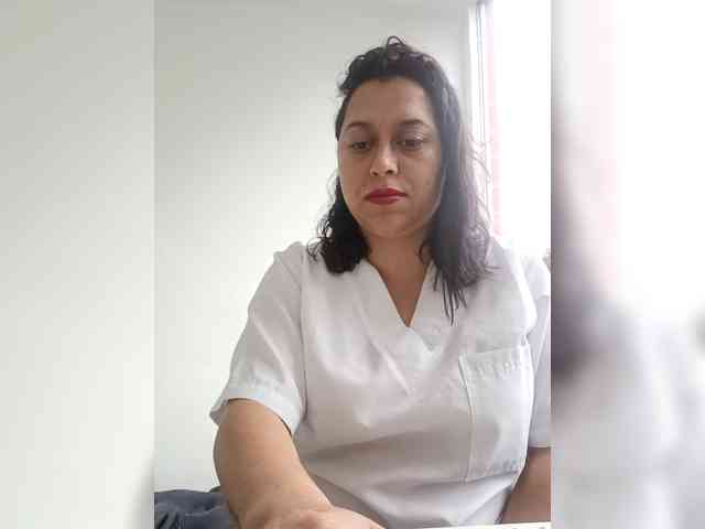 Queen-yess011 webcam