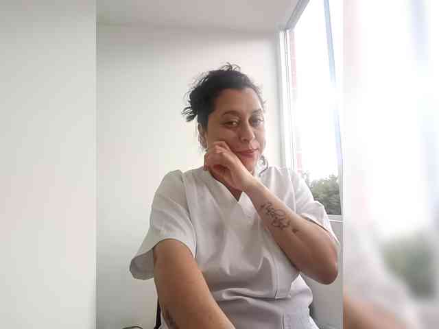 Queen-yess011 webcam