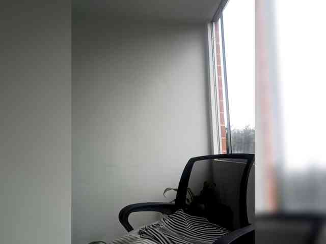 Queen-yess011 webcam