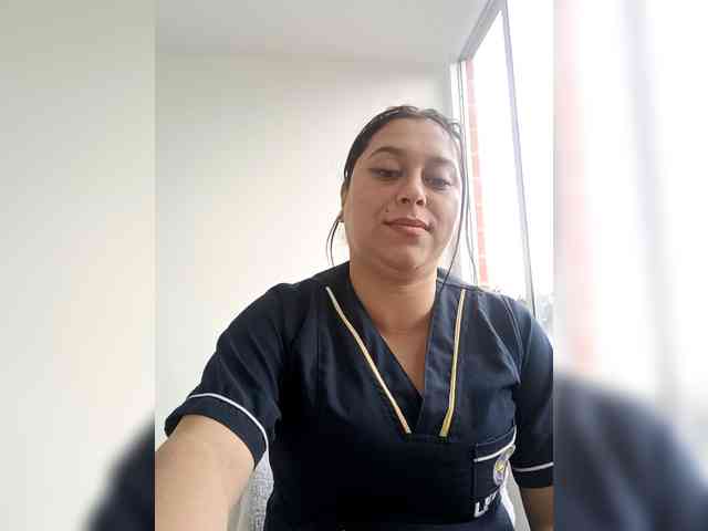 Queen-yess011 webcam
