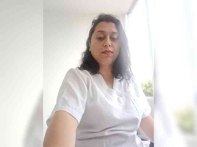 Queen-yess011 webcam