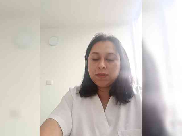 Queen-yess011 webcam