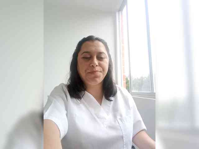 Queen-yess011 webcam