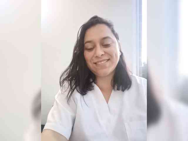 Queen-yess011 webcam