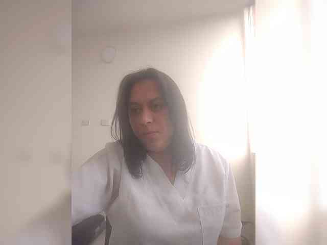 Queen-yess011 webcam