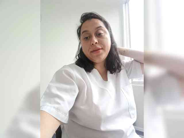 Queen-yess011 webcam