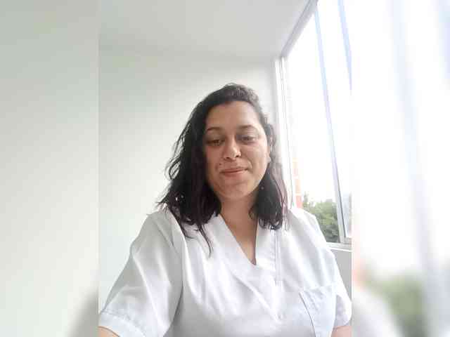 Queen-yess011 webcam