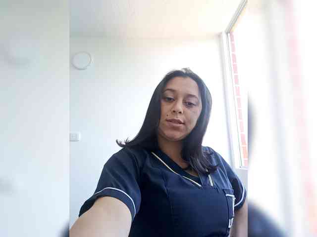 Queen-yess011 webcam