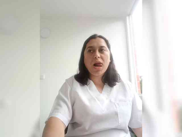 Queen-yess011 webcam
