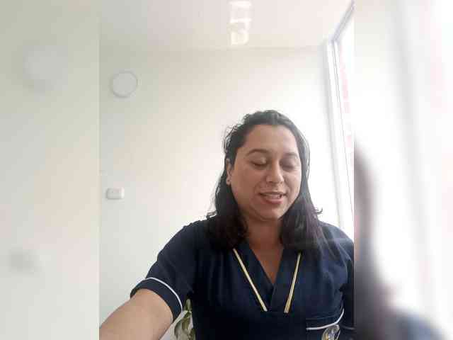 Queen-yess011 webcam