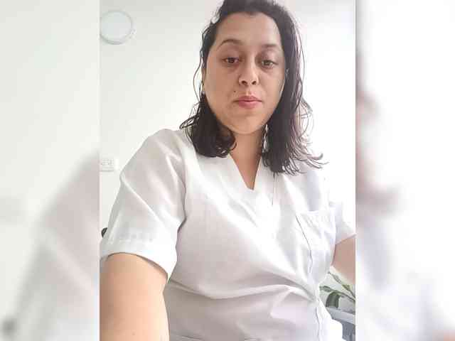 Queen-yess011 webcam