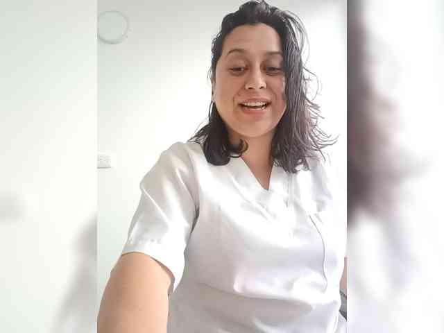 Queen-yess011 webcam