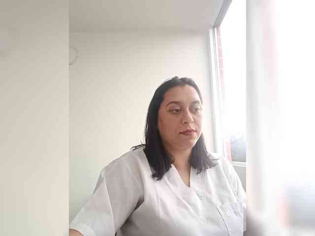 Queen-yess011 webcam