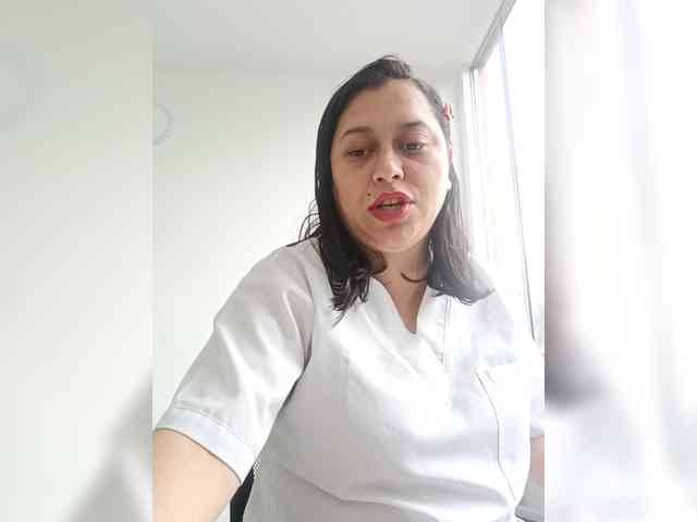 Queen-yess011 webcam