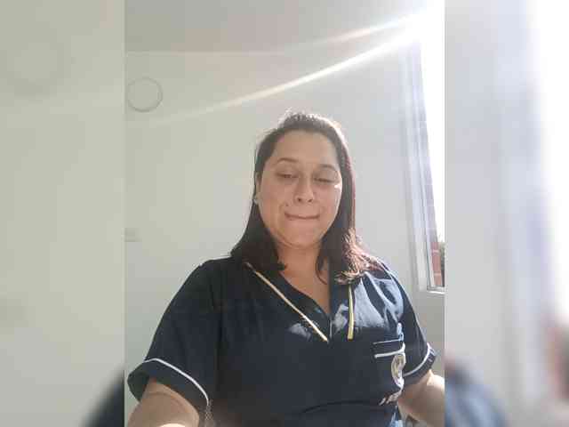 Queen-yess011 webcam