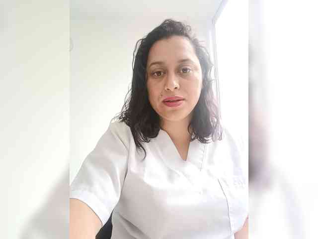 Queen-yess011 webcam