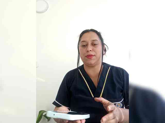 Queen-yess011 webcam