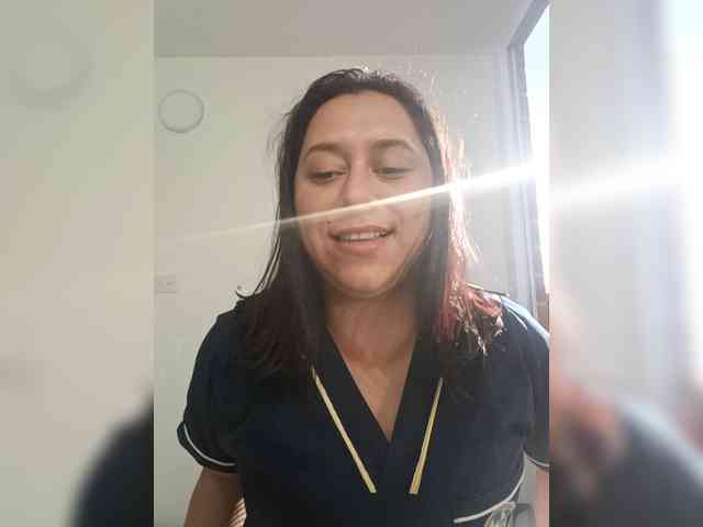 Queen-yess011 webcam