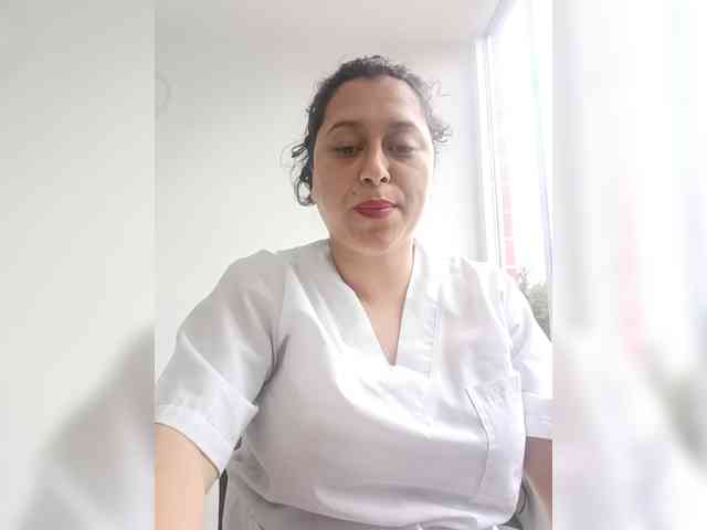 Queen-yess011 webcam