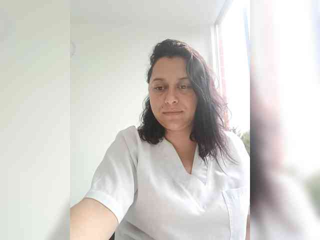 Queen-yess011 webcam